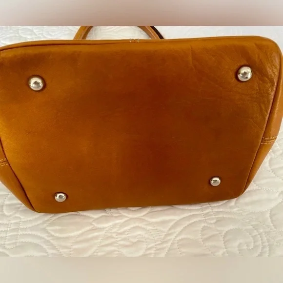 Tignanello Tote Purse with silver buckle detail - Picture 2 of 15